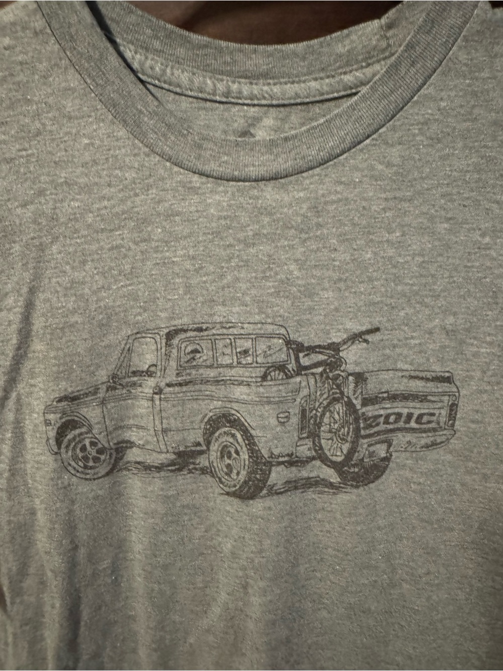 Kids Zoic Gray Graphic Tee - size Medium Truck w/Mountain Bike in Truckbed